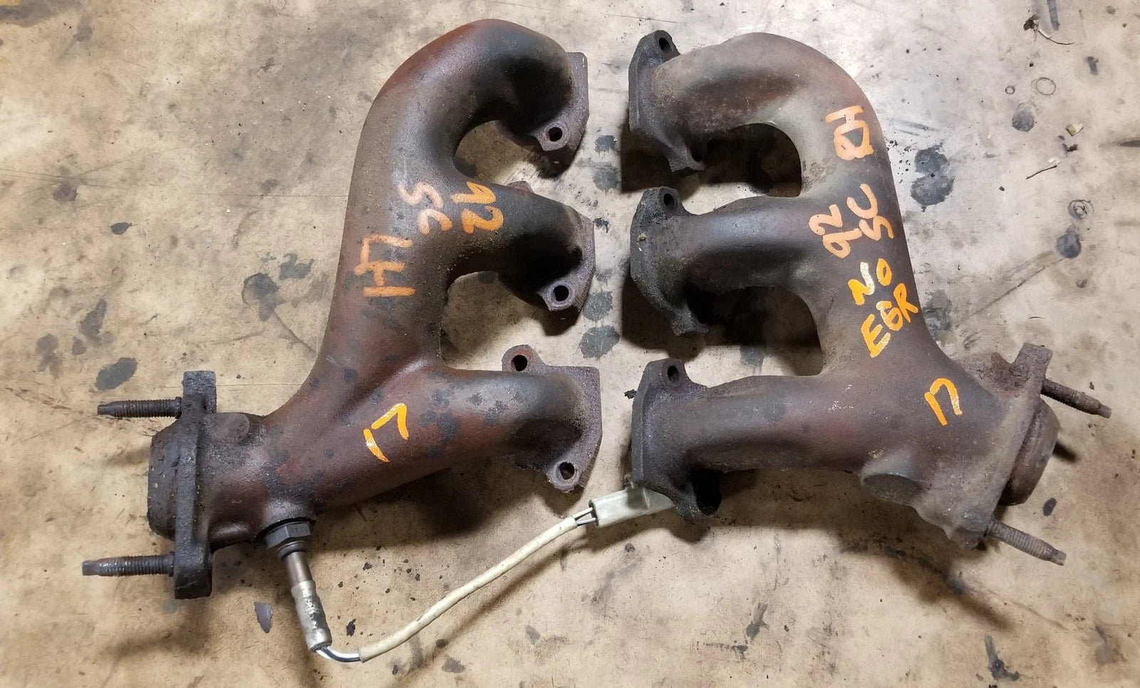 Exhaust Manifold Set without EGR Port for Thunderbird SC Cougar XR7 (1989–1992)