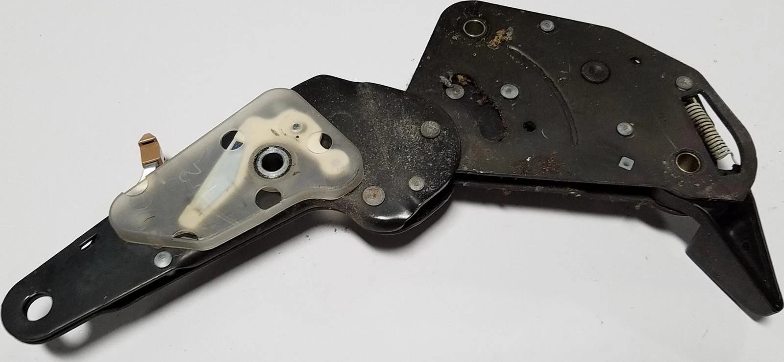Seat Hinge RH for Thunderbird Cougar (1997) - Prairie Tan Latch
