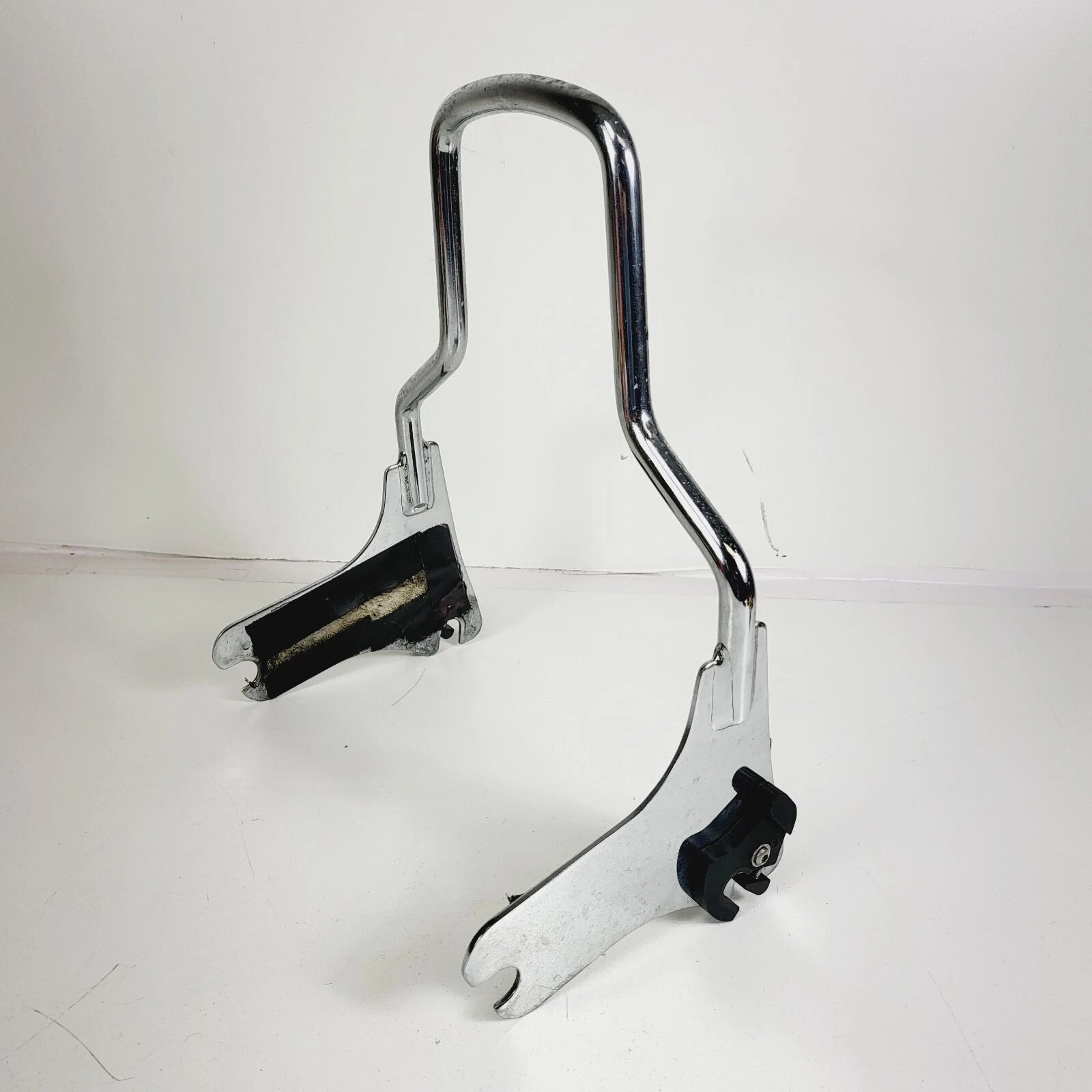 Chrome Detachables Sissy Bar Upright Backrest for Harley Davidson Touring (1997–2008)