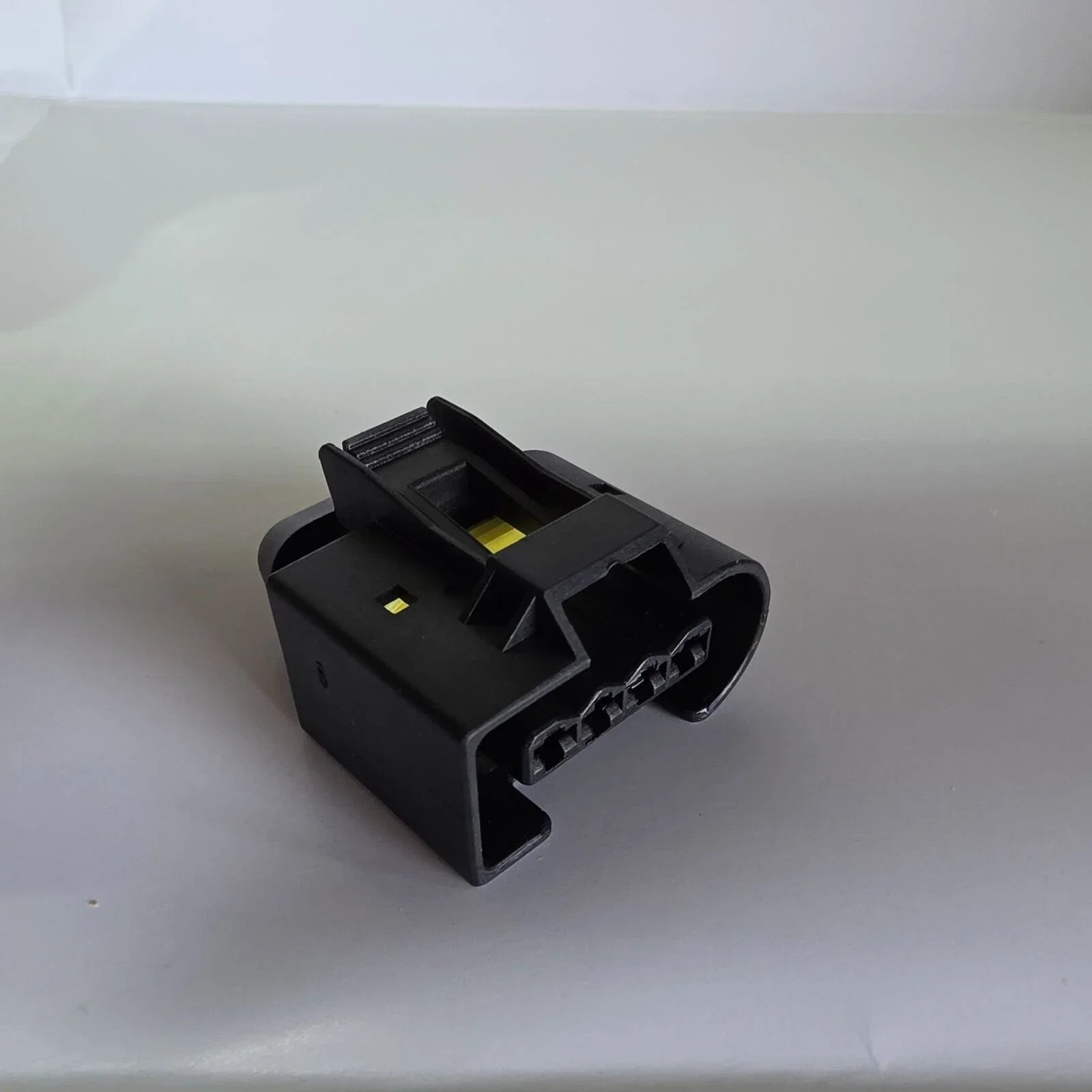 4 Pins Ignition Coil Plug for Porsche & BMW Water Pump