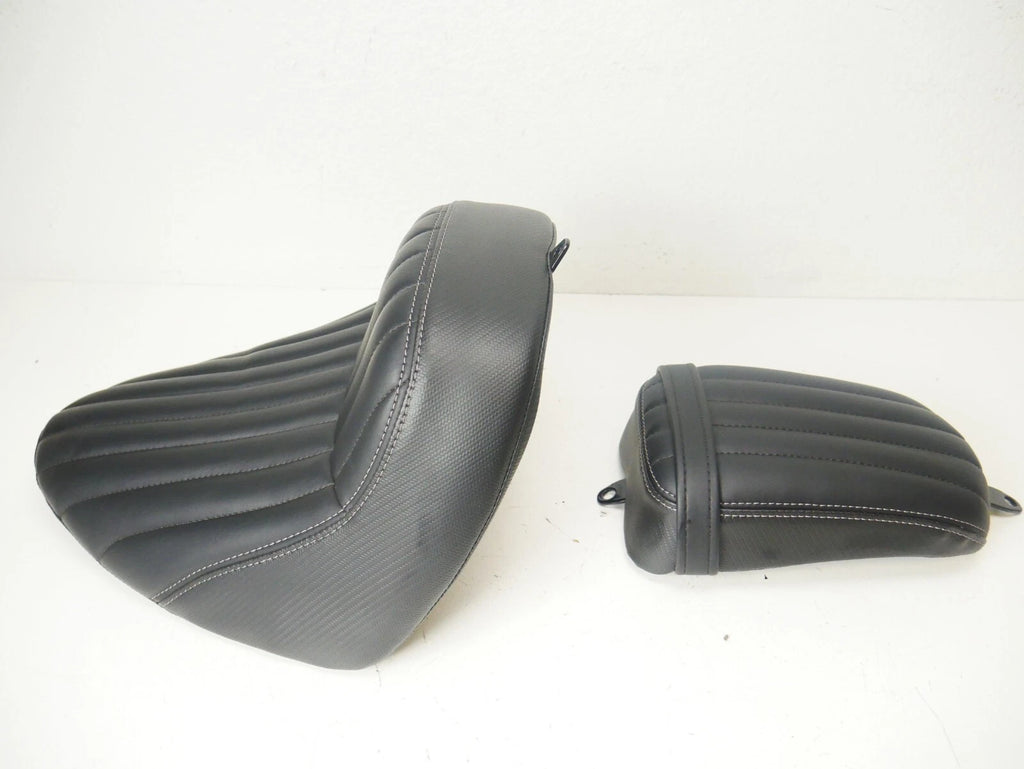 Tuck Roll Driver Passenger Seat for Harley Softail Slim StreetBob (2018–2022)