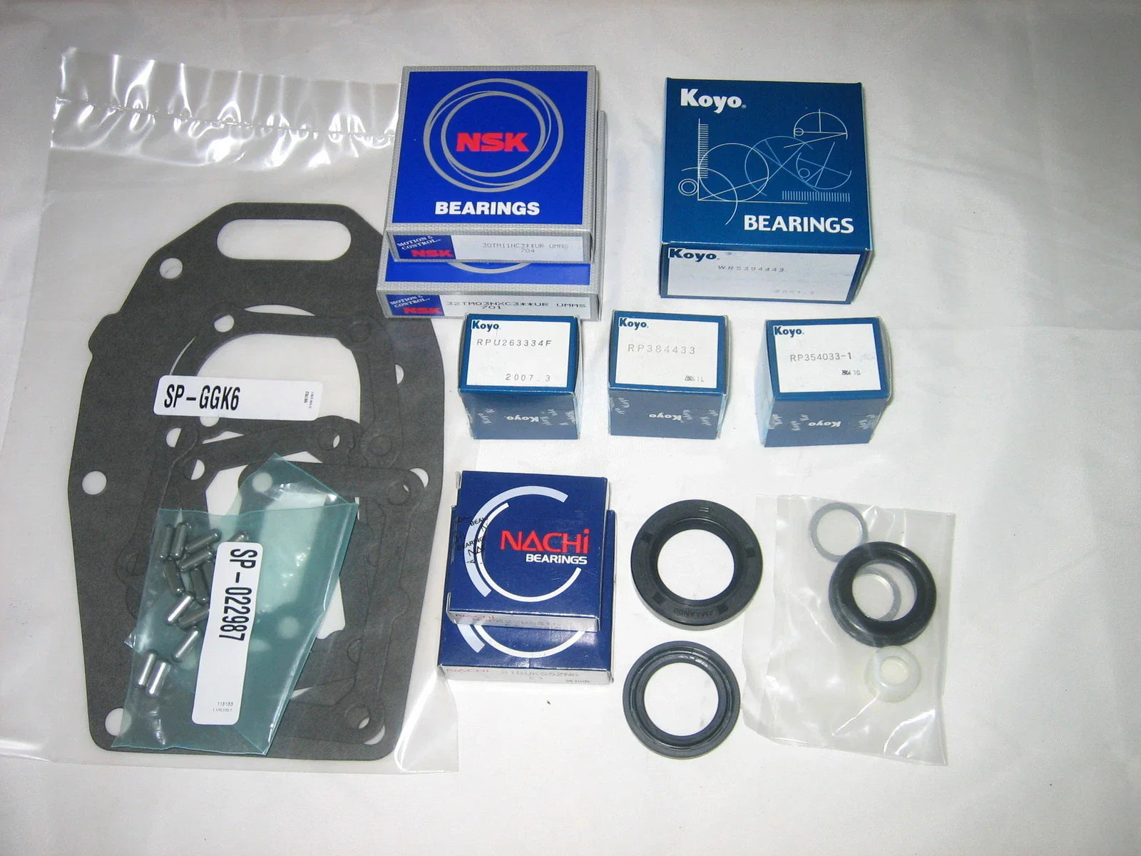 Gearbox Bearing Rebuild Kit for Hilux LN60 LN61 2WD Models (1984-1988)
