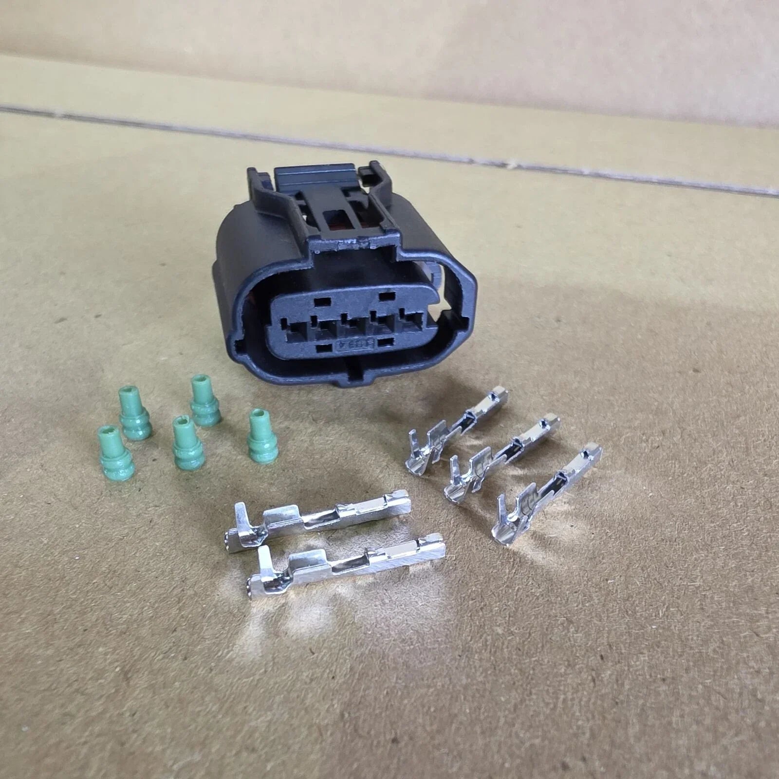 5 Pins Air Flow Meter AFM Sensor Connector Plug for Toyota Hiace (2002–2019)