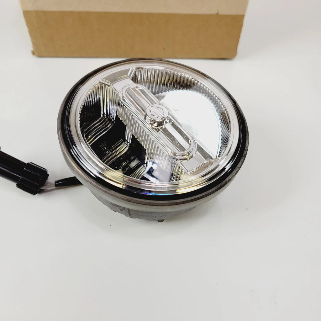 LED Spot Light Fog Light Passing Lamp for Harley-Davidson Softail Tri Glide (68000203)