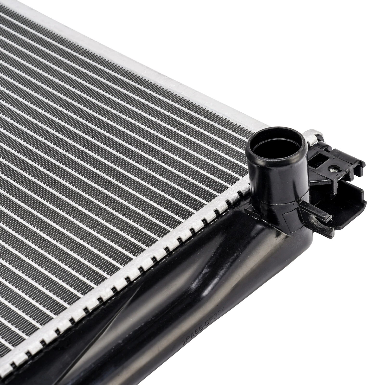 Radiator for Chevrolet Tracker Suzuki Vitara 2.0L (1999–2004)