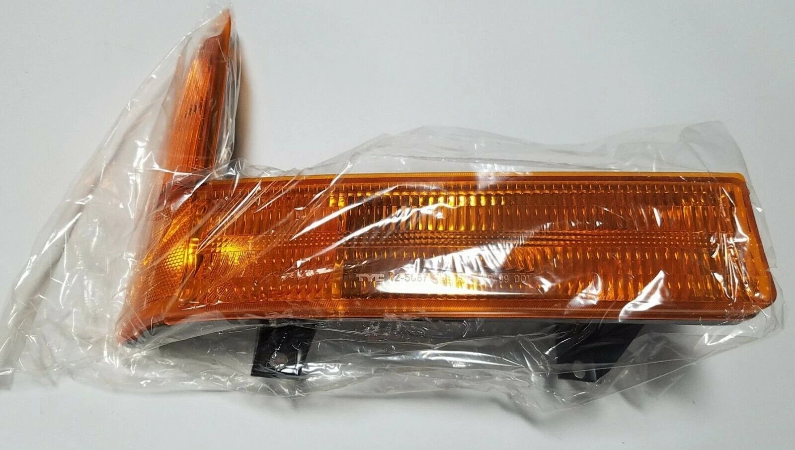 Parking Light for Ford F250 F350 F450 F550 (1999–2001) TYC 12-5067-01