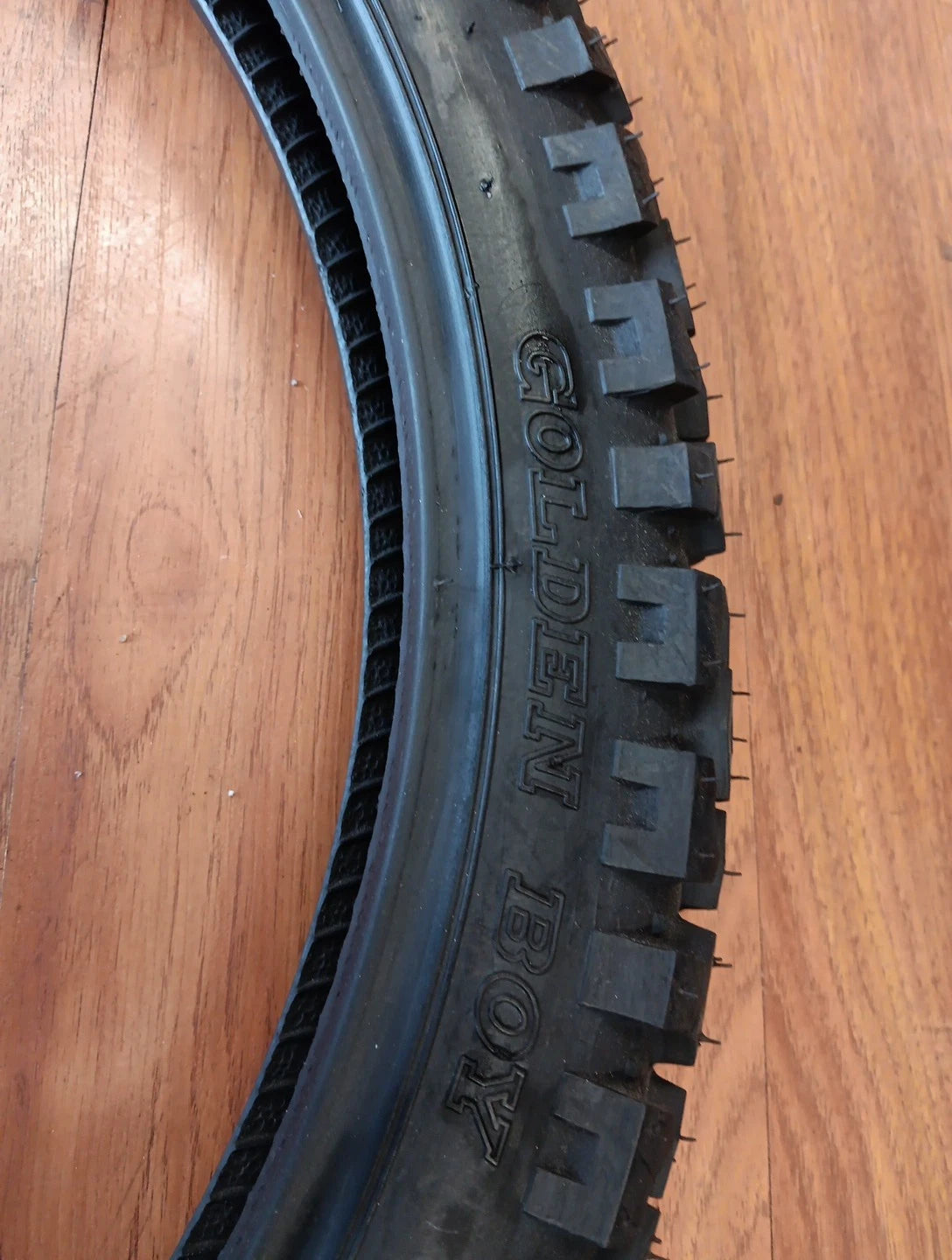 Shinko SR244 Goldenboy Tire 2.75-21 (New Old Stock)