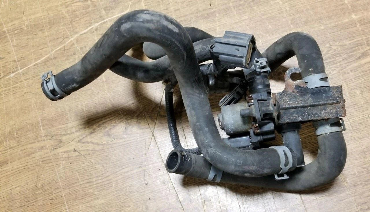 Heater Aux Control Valve for Lincoln LS (2000–2002) with Rubber Hose