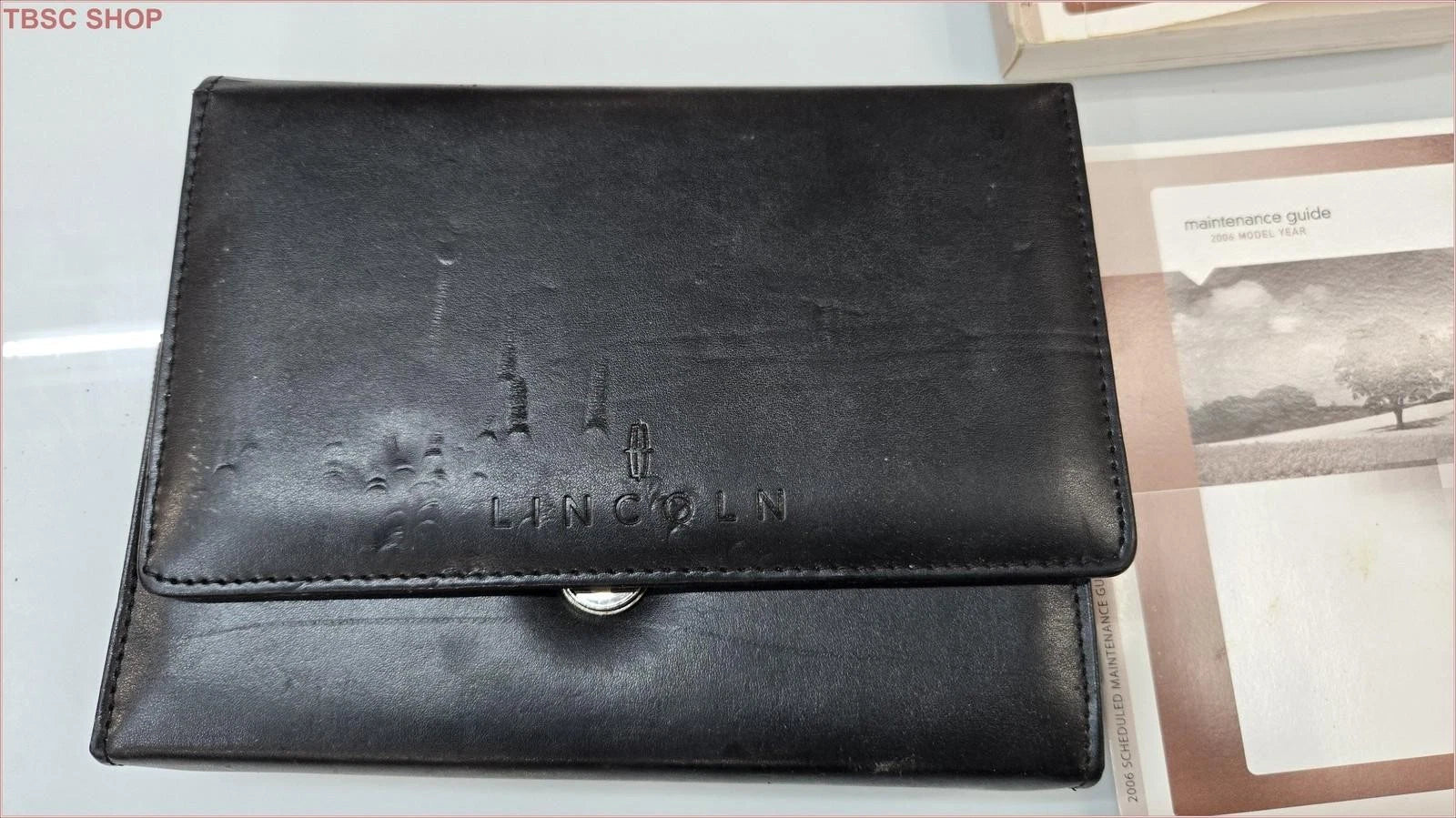Owners Manual for Lincoln Town Car (2006) - Collection with Case