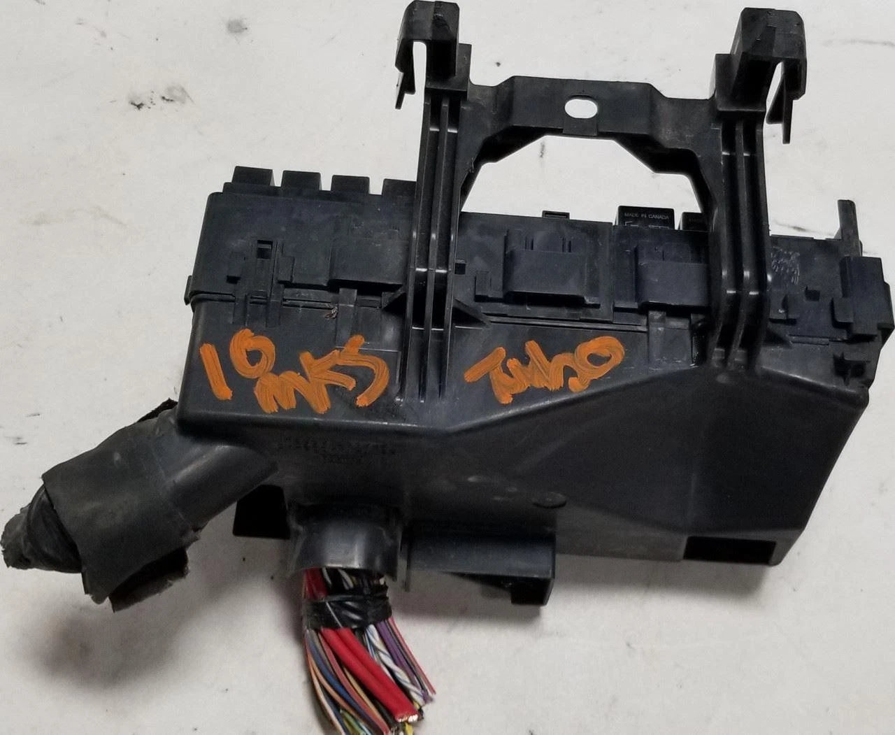 Engine Bay Fuse Box with Cover for Lincoln MKS (2009–2012)
