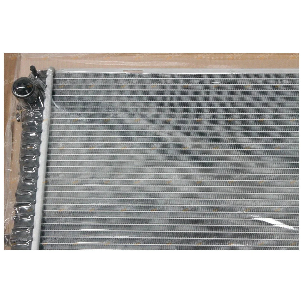 Alloy 4.0L V8 Radiator for Land Rover Discovery Series 2 (1999-2002)