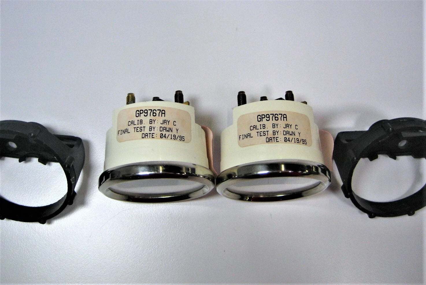 Set of 2 Faria GP9767A 2" Chesapeake White 80 PSI Oil Pressure Gauges