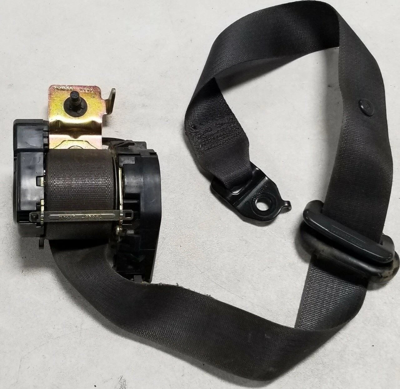 Seat Belt Retractor for Lincoln LS (2000–2002) Black