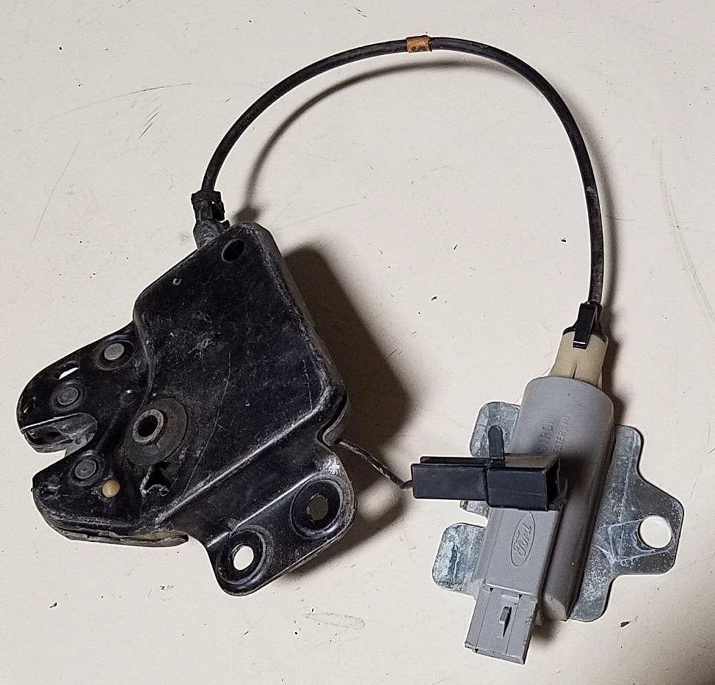 Trunk Lock Latch Assembly for Ford Thunderbird Cougar (1989–1995)