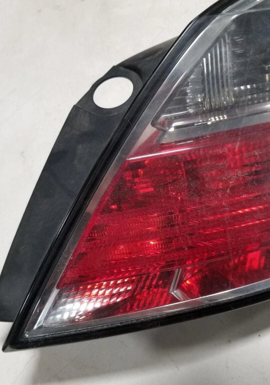 Passenger Right Side Tail Light for Saturn Astra (2008–2009) OEM