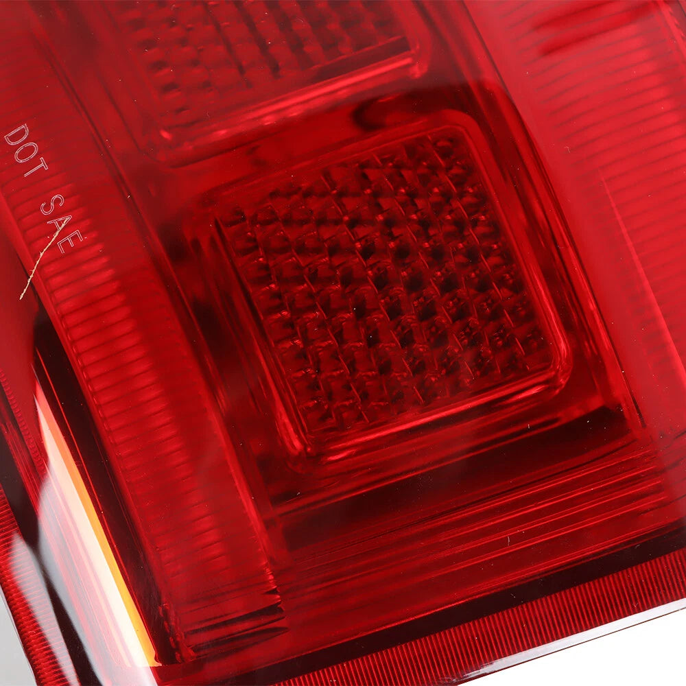 Passenger Side Halogen Red Brake Tail Light for Jeep Grand Cherokee (2014–2020)