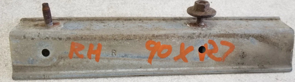 Front Fender Mounting Bracket RH for 1989-1990 Cougar XR7