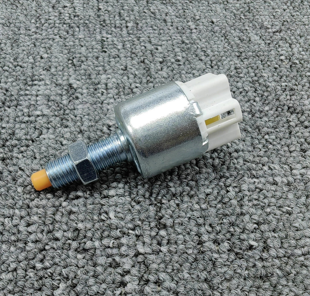 Brake Light Stop Lamp Pedal Switch for Highlander LX470 IS350 (1998–2013)