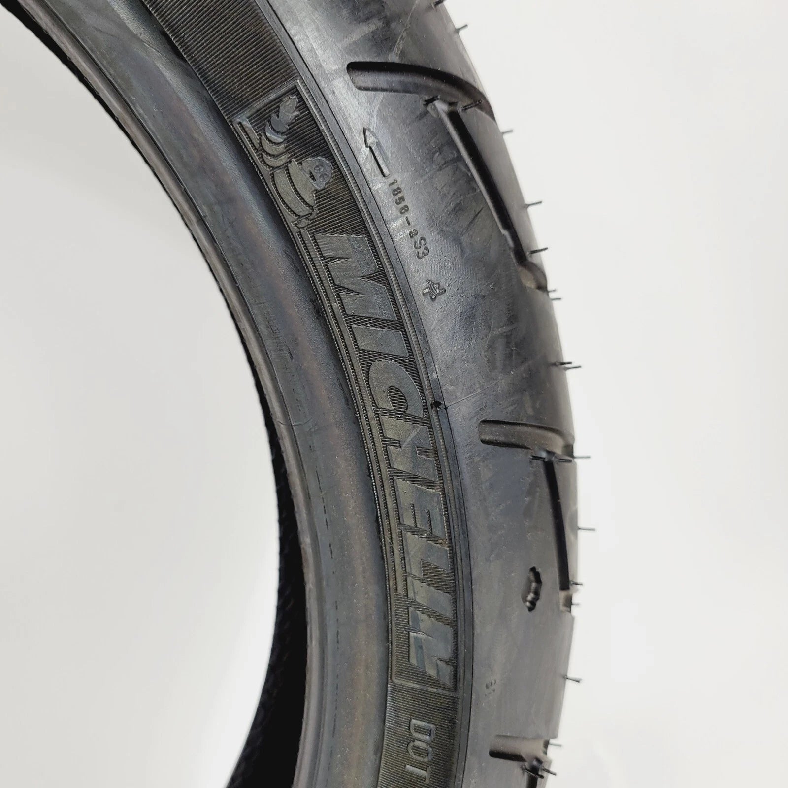 Michelin Scorcher 21 Front Tire for Harley-Davidson (120/70R17)