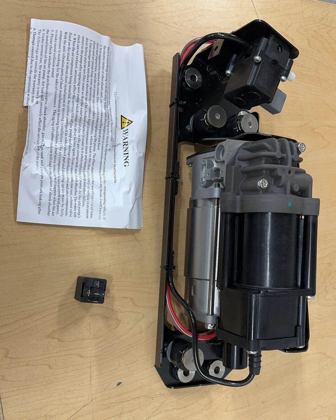 Air Suspension Compressor Pump for BMW 5 Series F07 F11 7 Series F01 F02 F04
