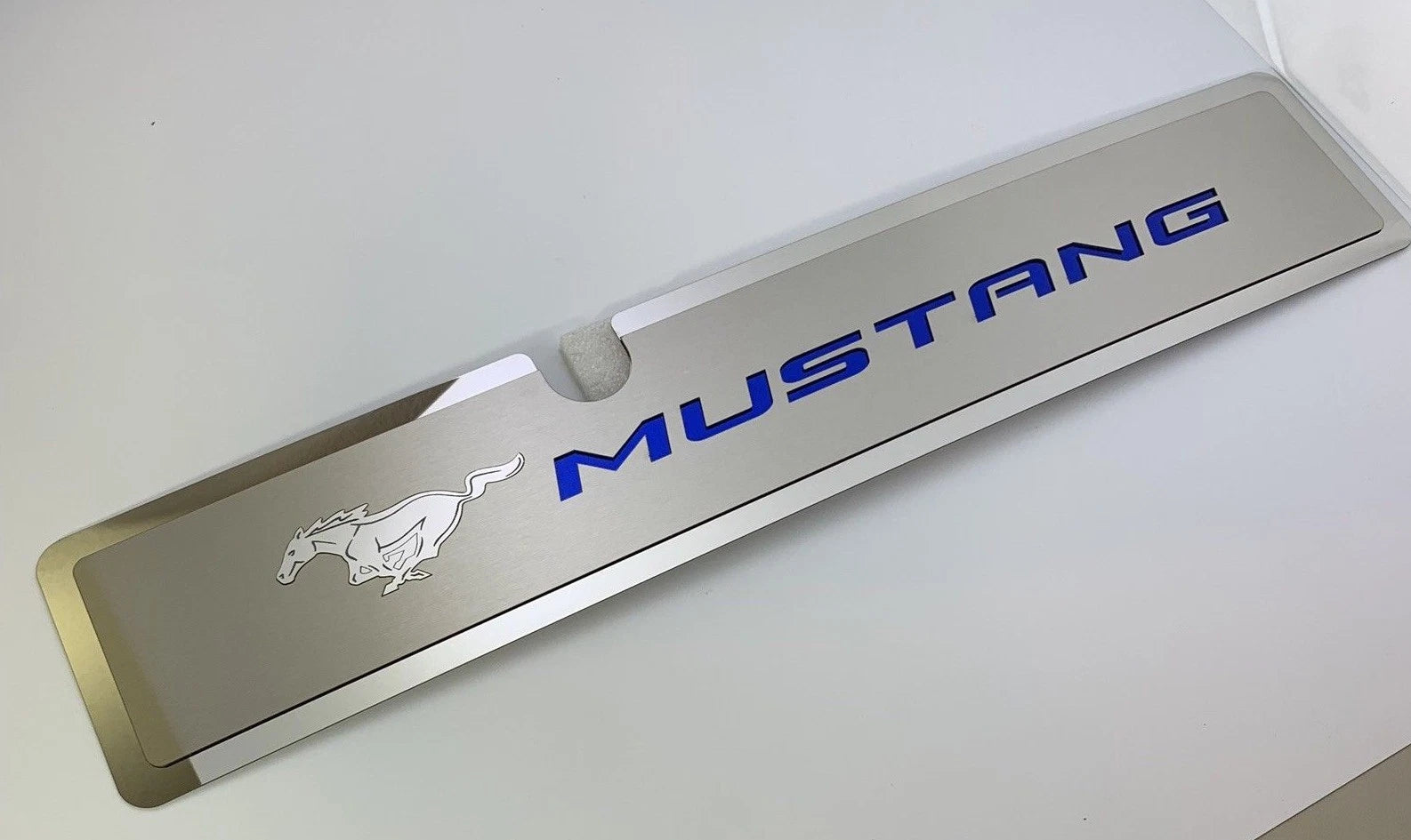 Pony Emblem Radiator Cover Plate Blue Carbon Fiber for 2015–2017 Mustang GT