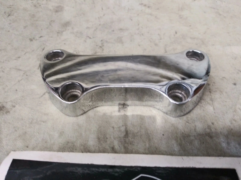 Handlebar Riser Clamp for Harley Davidson (Chrome)