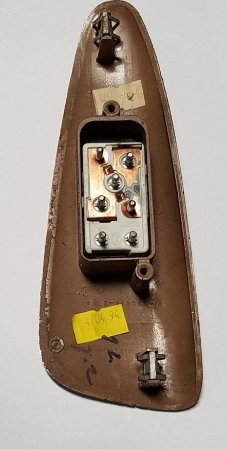 Door Window Switch Holder RH for Lincoln Mark VIII (1993–1996) Tan