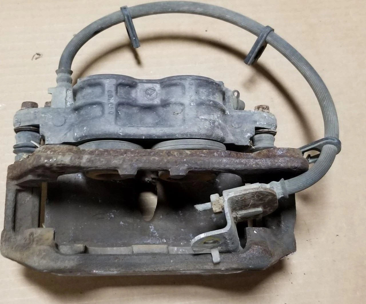 LH Front Brake Caliper with Bracket for Jaguar S-Type (2000–2002)