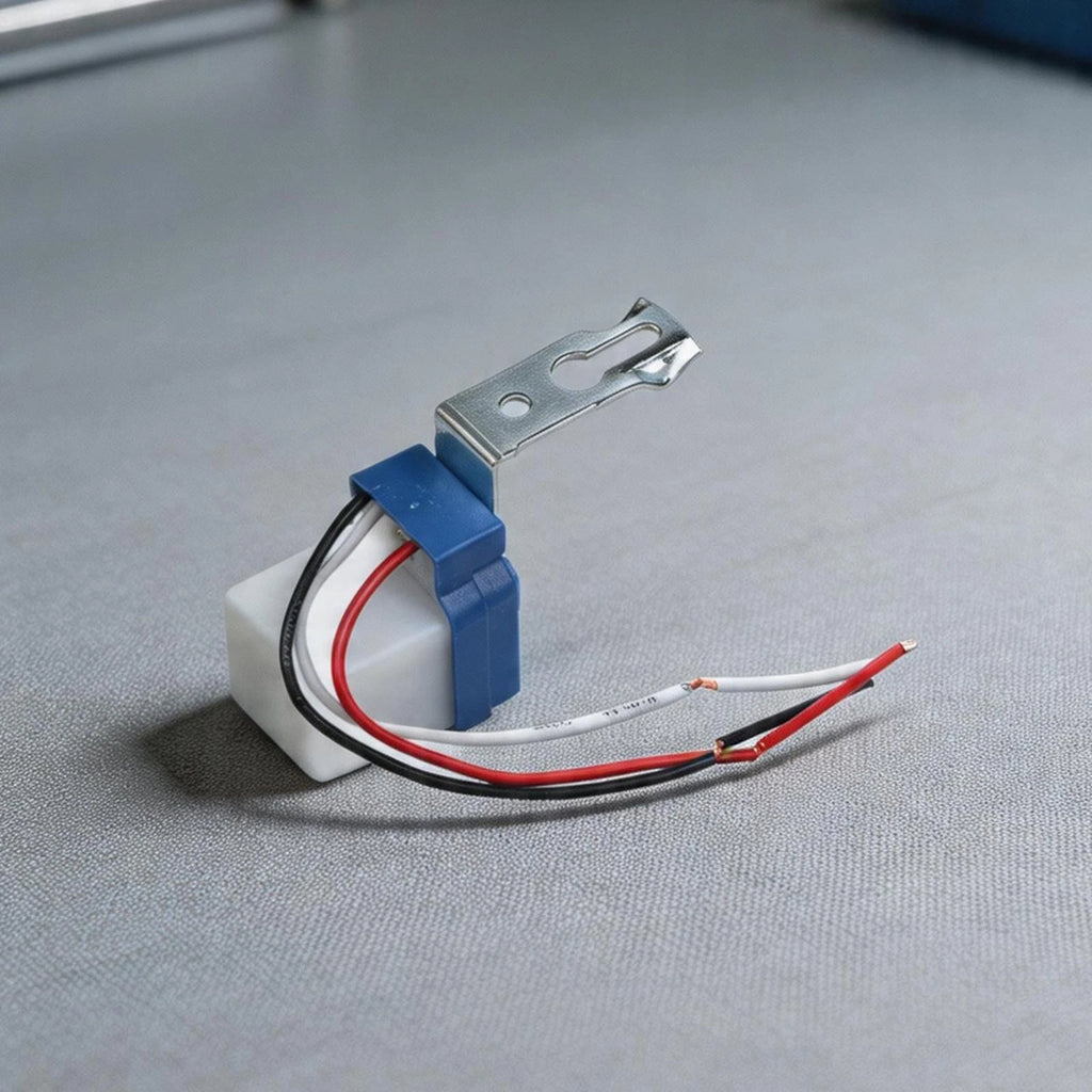 Light Sensor Switch for Outdoor Use (220V 10A)