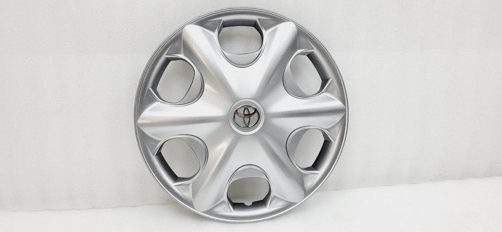 OEM Hubcap Wheel Cover for Toyota Camry (2000–2001) 42621-AA060 Silver