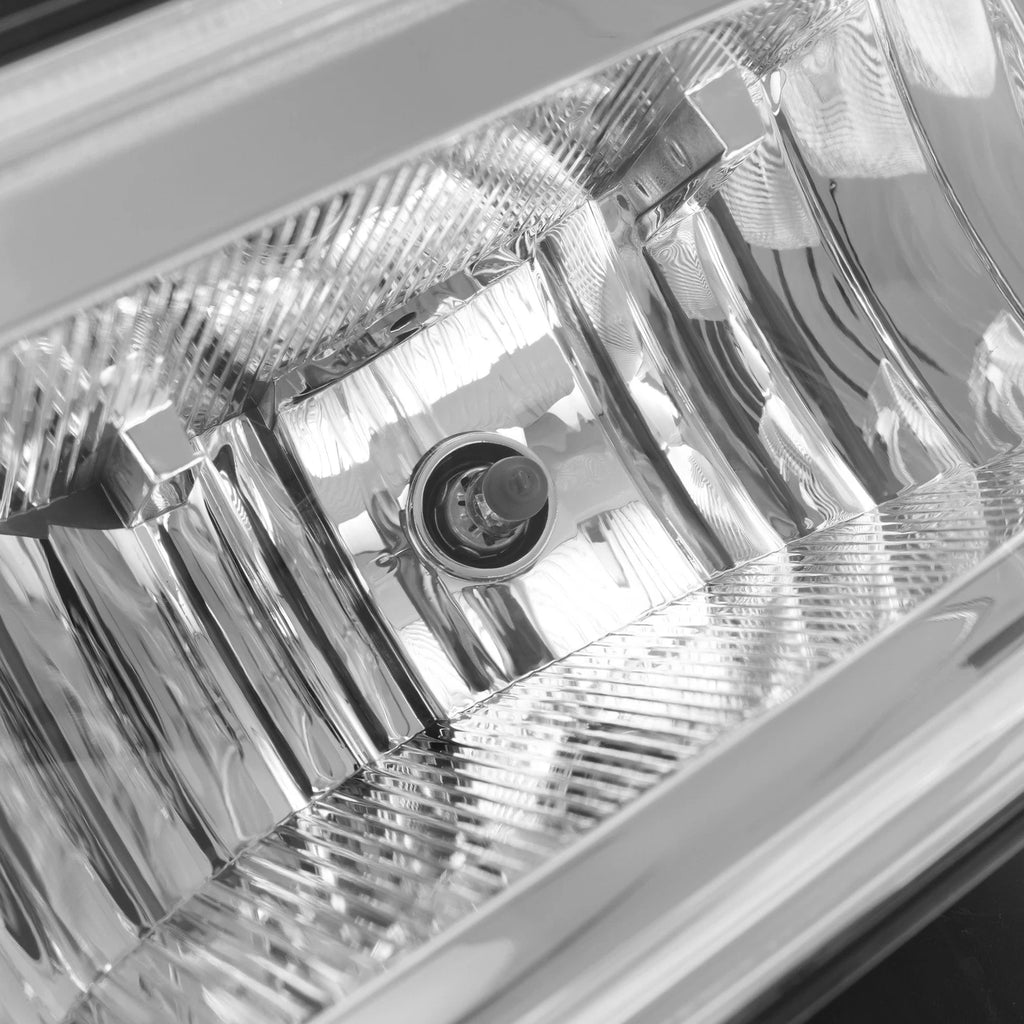 Driver Side Fog Light for Ford F150, Lincoln Mark LT (2004-2006)
