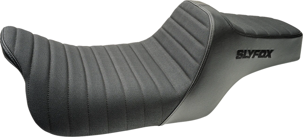 SLYFOX Highnoon Seat for FLH/FLT (2008–2024) - Vinyl, Classic Stitch, Black Logo