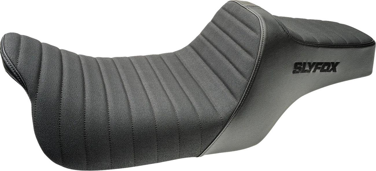 SLYFOX Highnoon Seat for FLH/FLT (2008–2024) - Vinyl, Classic Stitch, Black Logo
