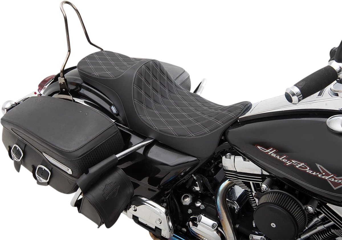 Predator III 2-Up Seat for Harley-Davidson (2000–2023) - Double Diamond, Silver Thread