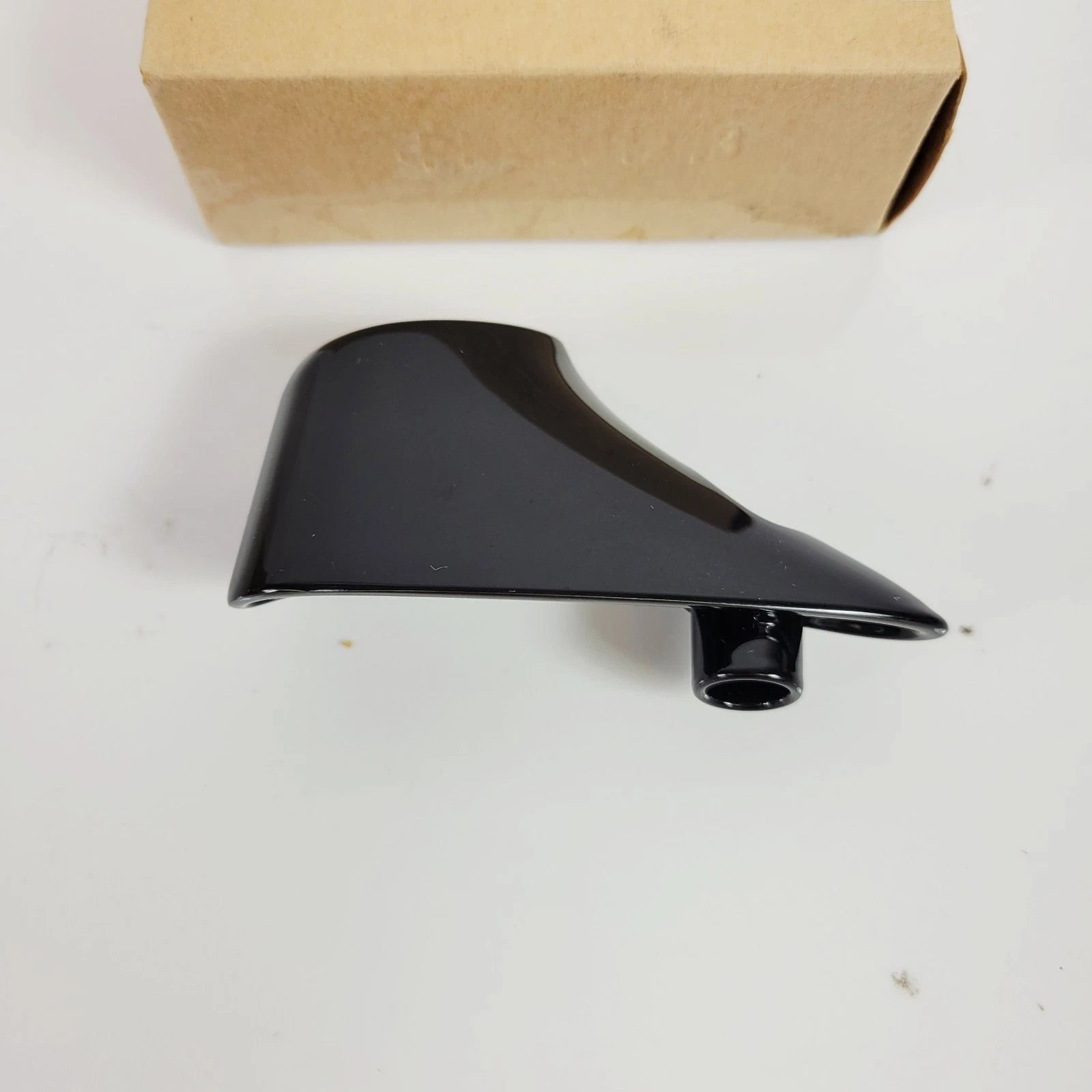 Left Front Turn Signal Bracket for Harley-Davidson Road Glide (2015–2023) 67800703