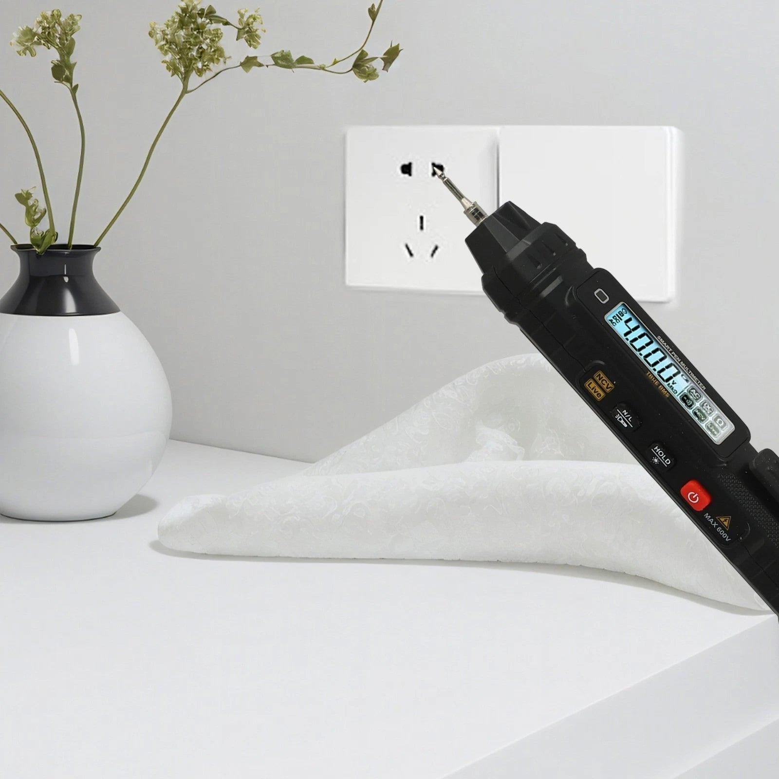 A3005 Compact Pen Multimeter with Flashlight Functionality