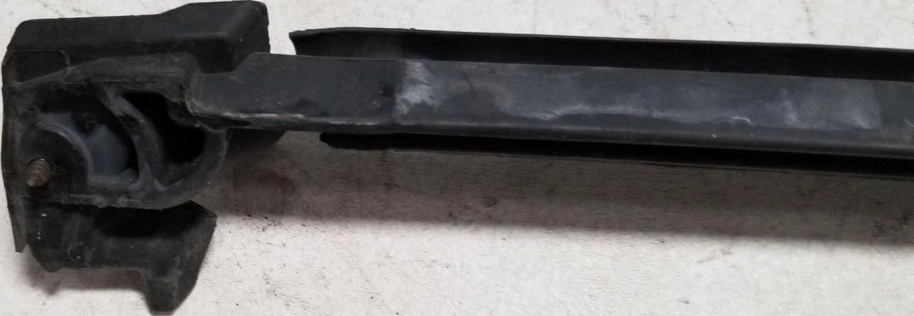 Rear Left Quarter Door Window Inner Molding Seal for Jaguar XK8 XKR (1997–2006)