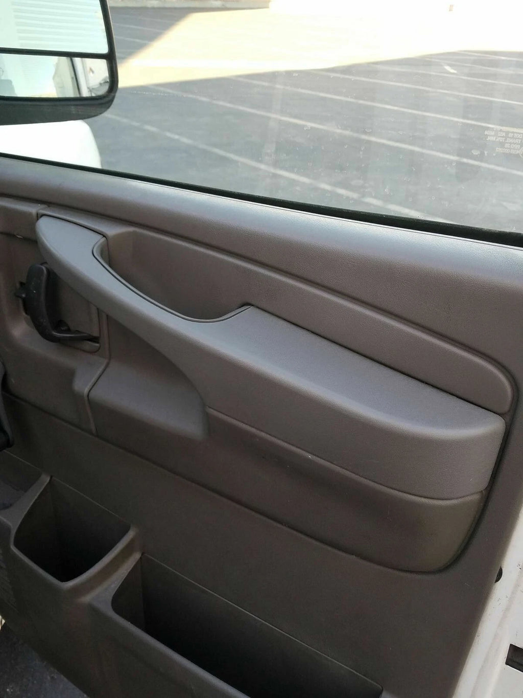 Right Inside Pull Handle Door Armrest for Chevy Express Van (2003–2019)