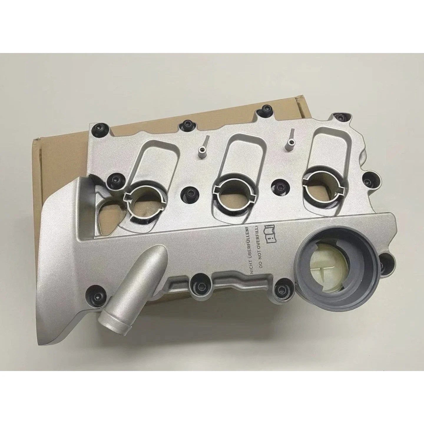 Valve Cover Left Driver Side with Gasket for Audi A4 A6 Quattro (2003–2012)