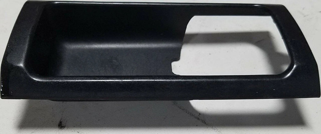 Front LH Door Handle Cup Insert for Lincoln LS (2000–2002)