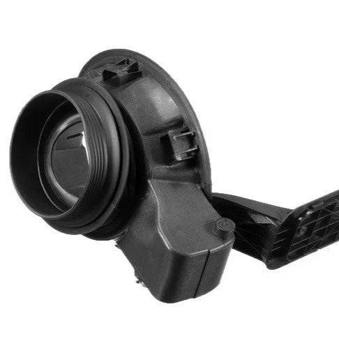 1 Pcs Car Fuel Filler Flap Hinge Cover for BMW E87 E81 (2004–2012)