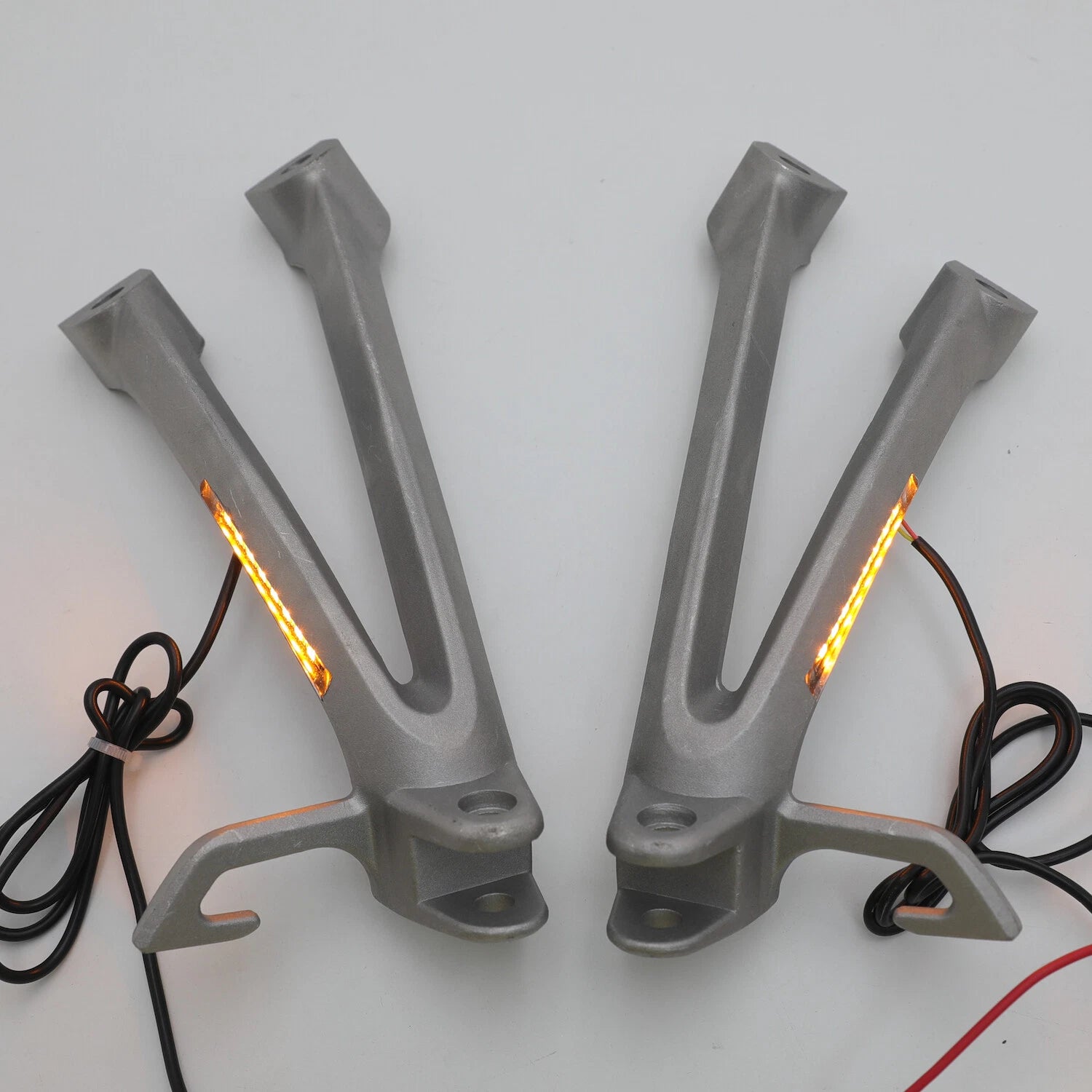 LED Rear Passenger Footrest Bracket for Suzuki GSXR 600 750 (2006–2007)