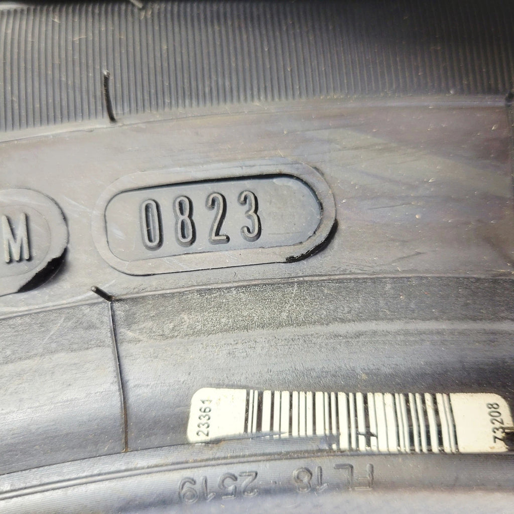 Dunlop Signature Rear Tire P205/65R15 for Harley Tri Glide (OEM 83324-09B)