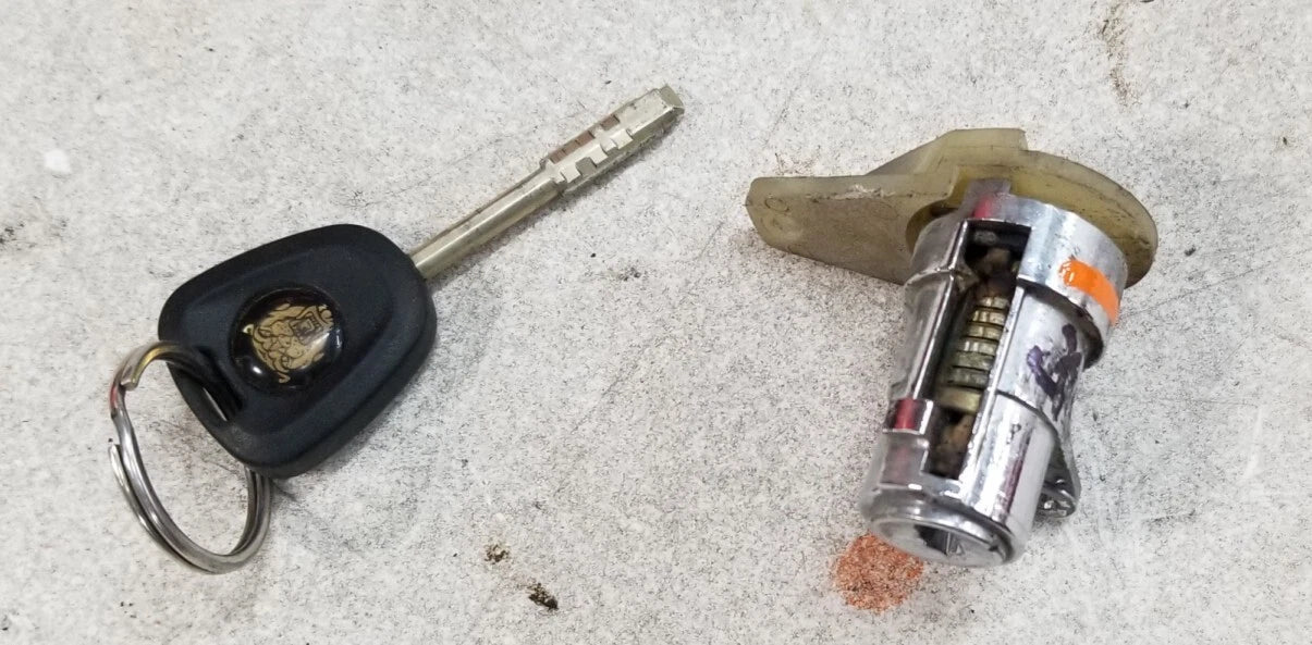Door Lock and Key for Jaguar XJ6 XJ8 XJR VDP (1995–2003)