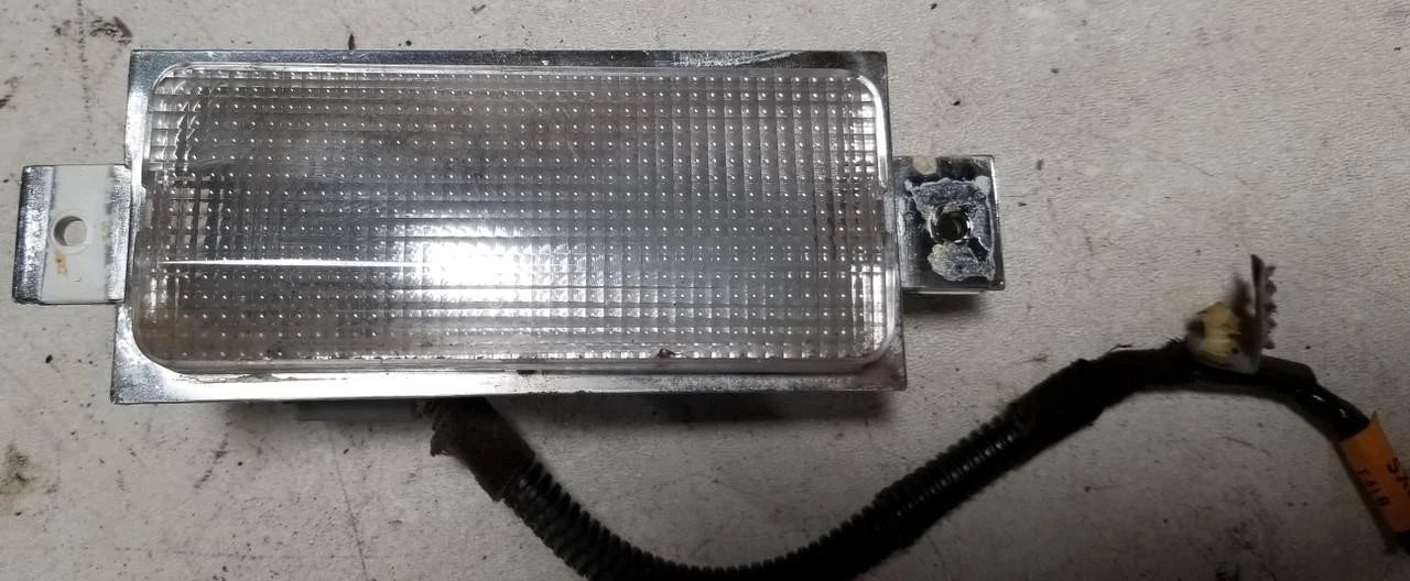 Roof Courtesy Light for Lincoln Mark VII (1984–1992)