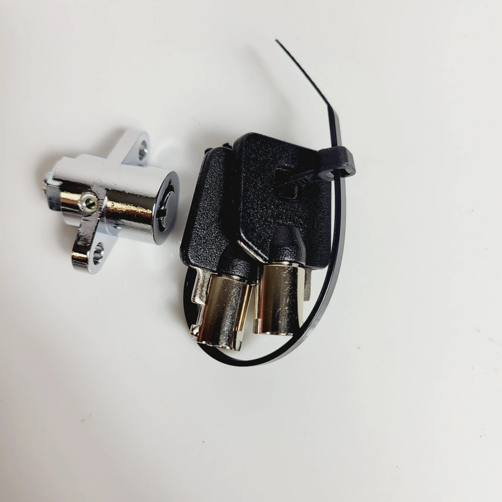 Barrell Key and Lock Set for Harley-Davidson (OEM 90300043/5171HD)
