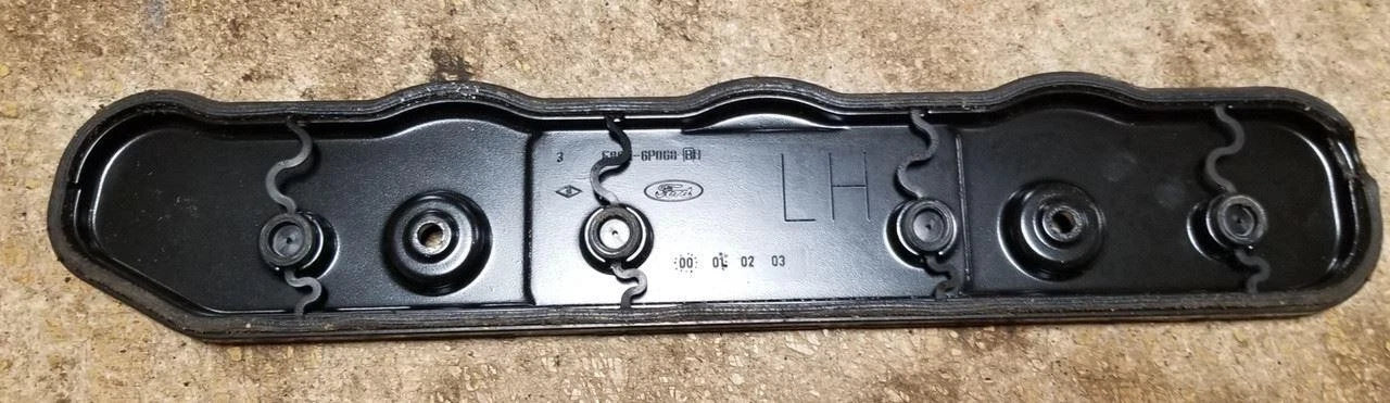 Valve Cover Coil Cover LH for Lincoln Mark VIII Continental (1997–2002)