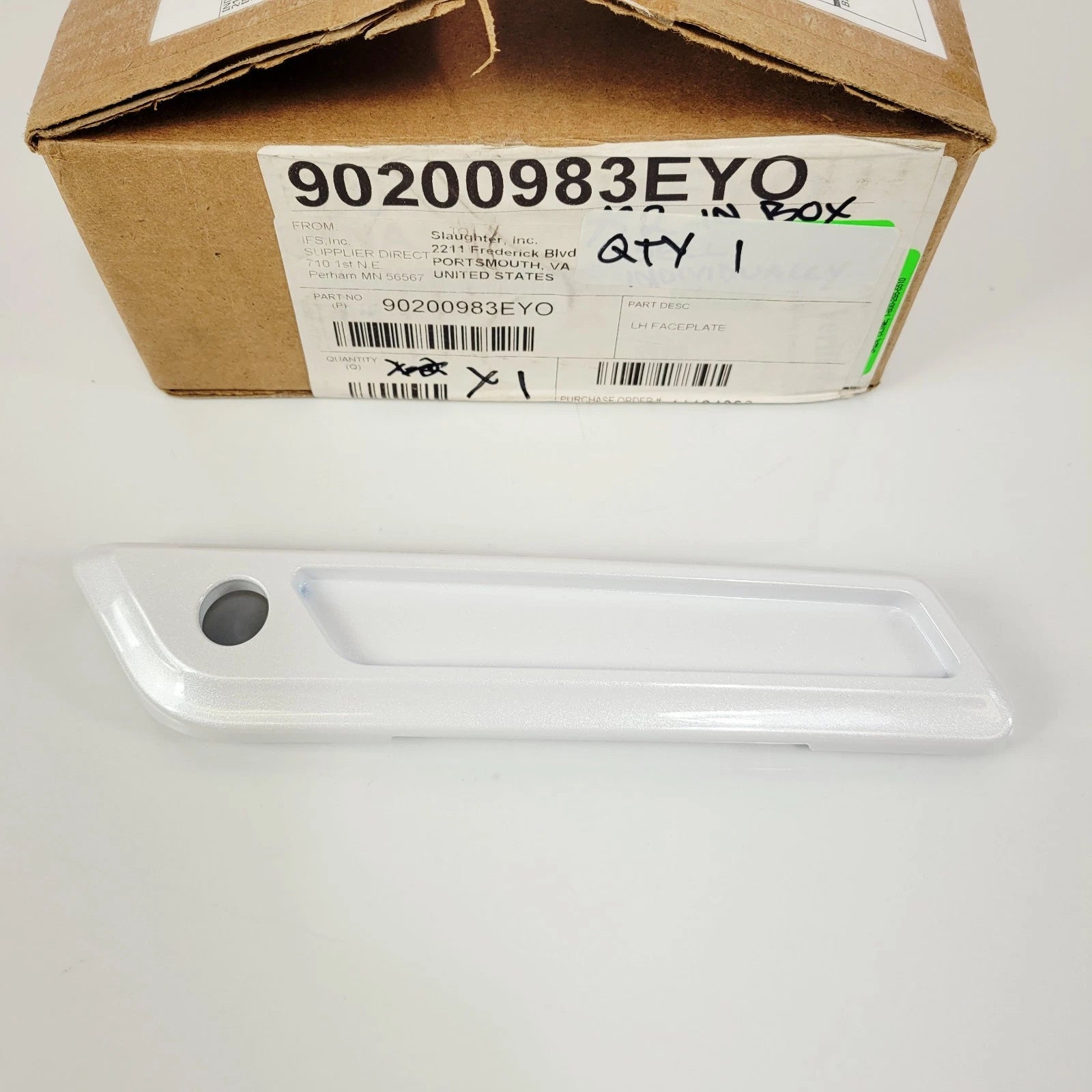 Left Saddlebag Latch FacePlate for Harley Road King Special (2024) - Onyx White Pearl