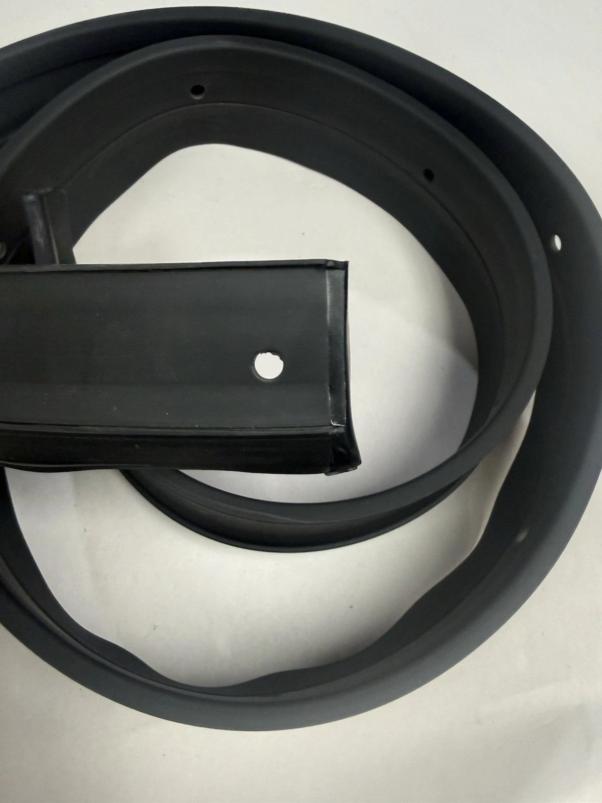 Liftgate to Tailgate Seal with Screws for 1966–1968 Ford Bronco
