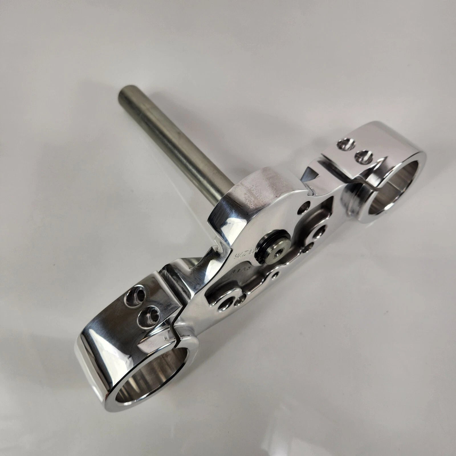 Chrome Lower Triple Tree Clamp for Harley-Davidson Sport Glide (2018–2023) 45900187